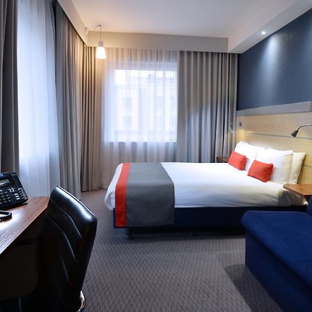 Holiday Inn Express Dublin-Airport By Ihg Сантрі Екстер'єр фото