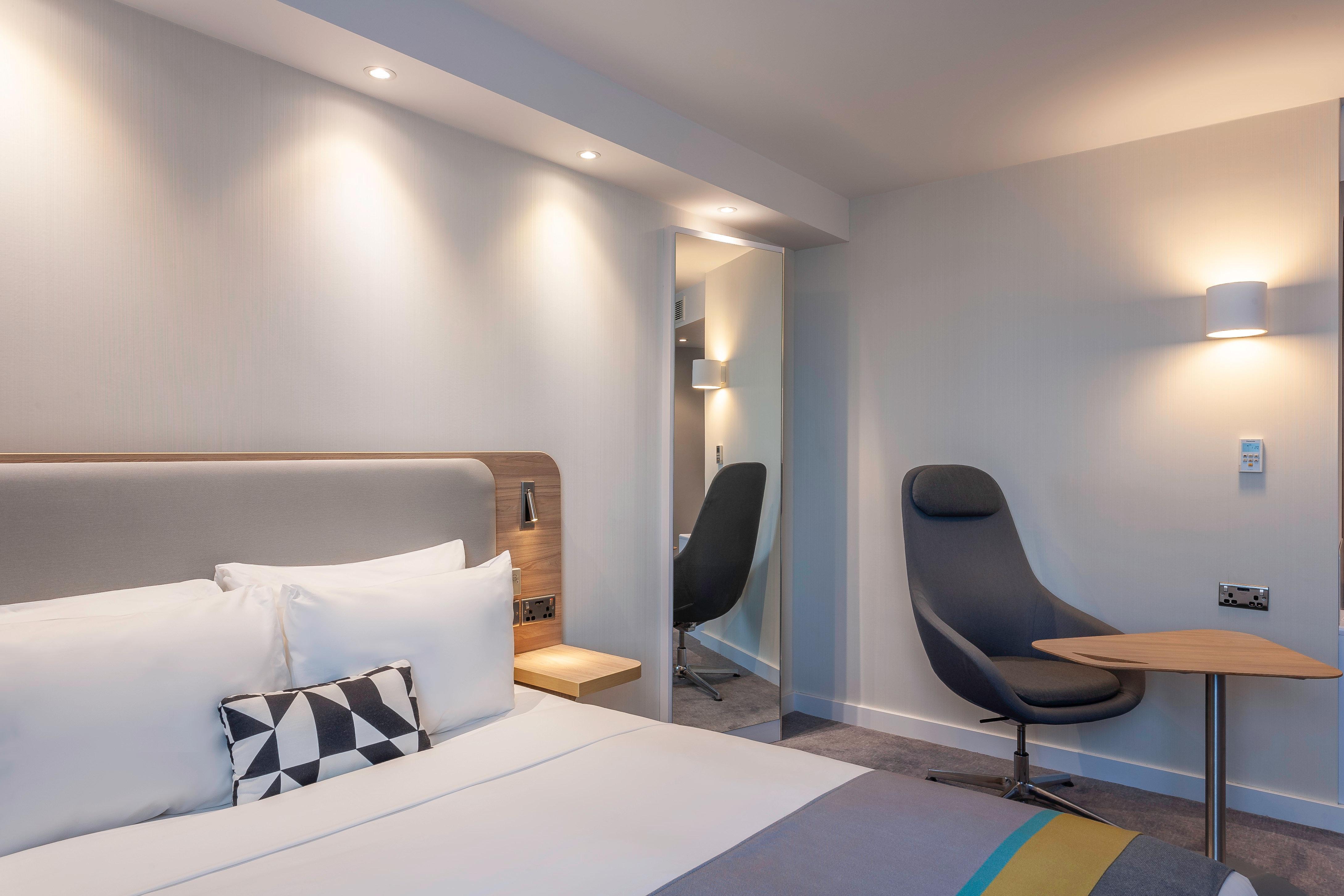 Holiday Inn Express Dublin-Airport By Ihg Сантрі Екстер'єр фото