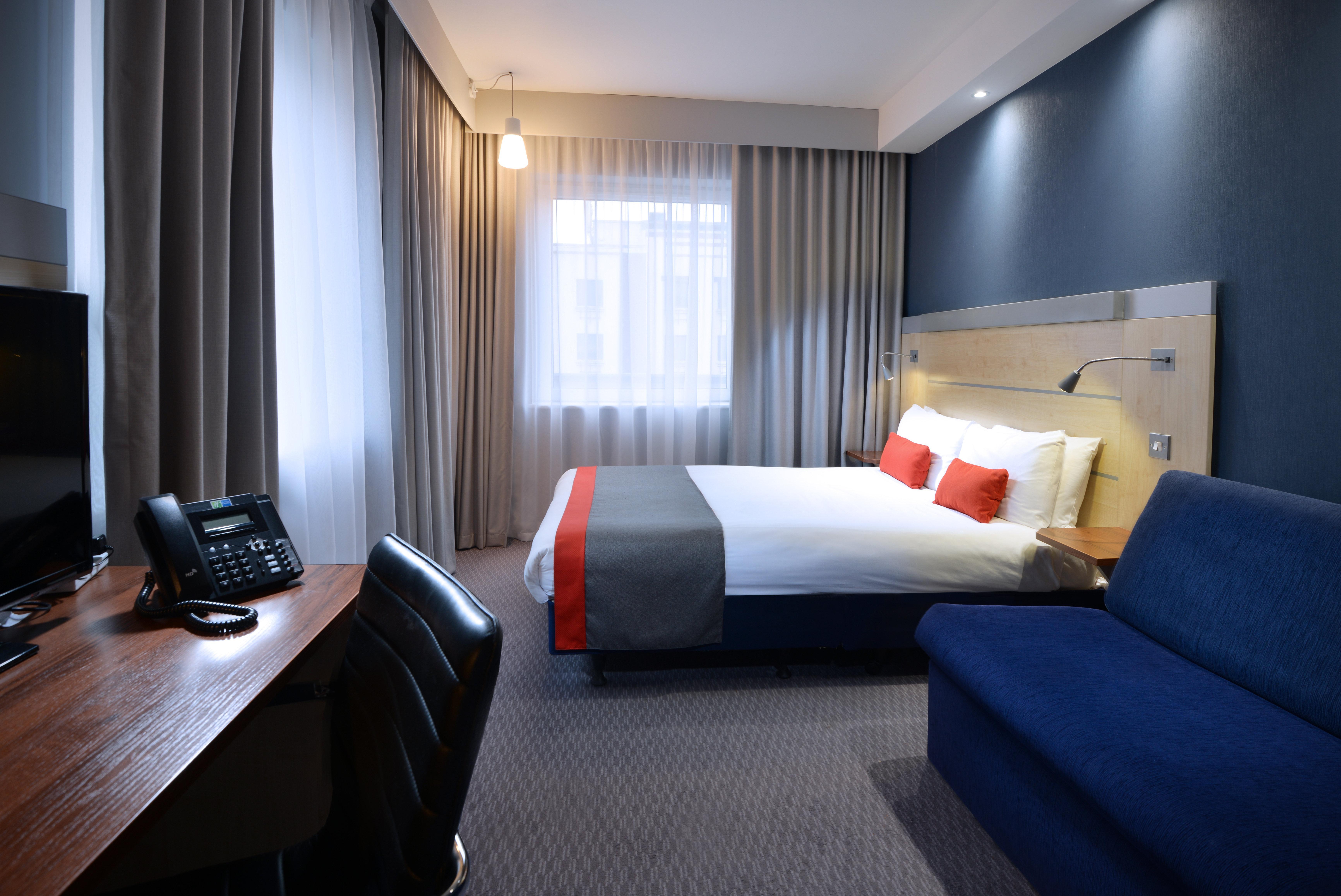 Holiday Inn Express Dublin-Airport By Ihg Сантрі Екстер'єр фото