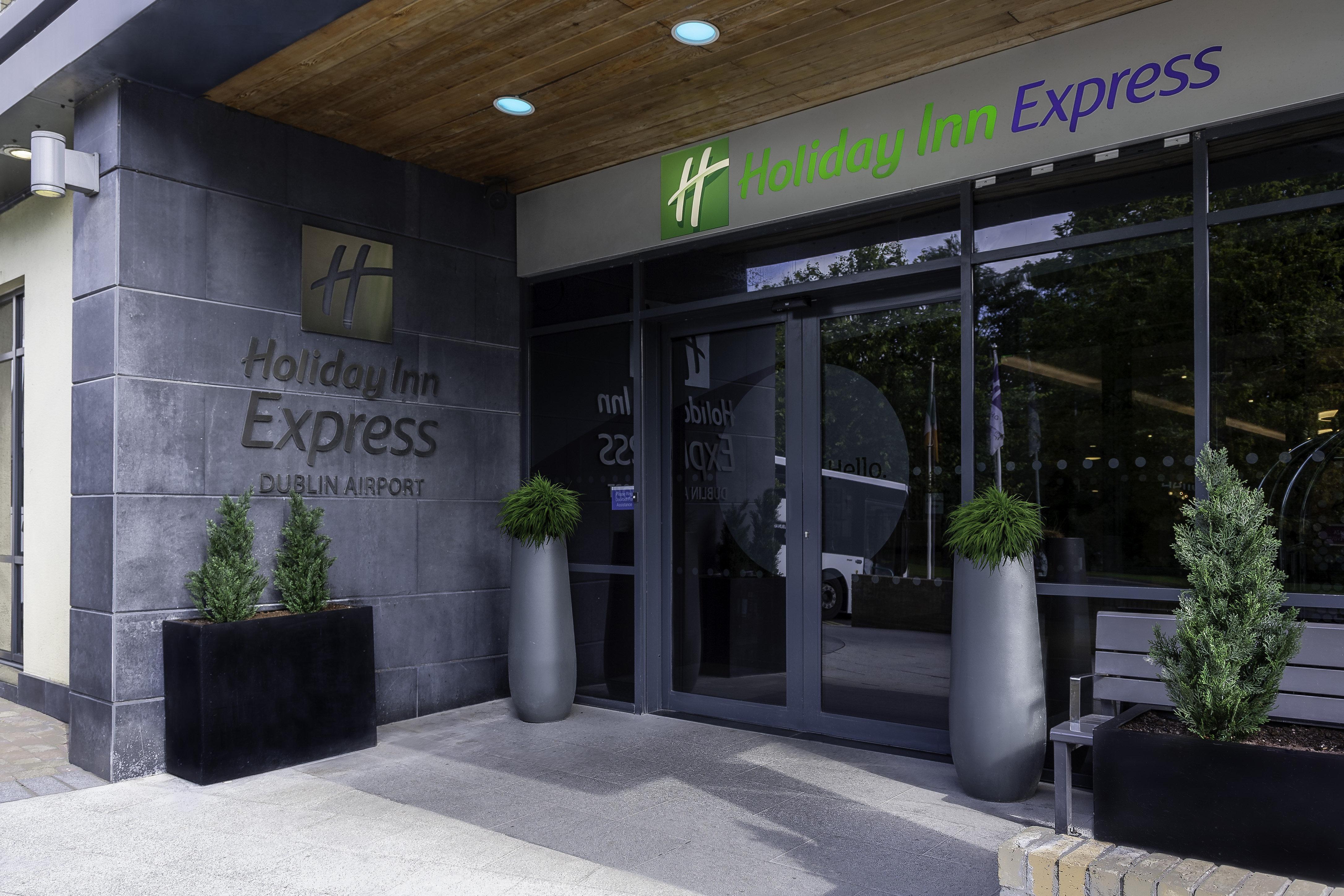 Holiday Inn Express Dublin-Airport By Ihg Сантрі Екстер'єр фото