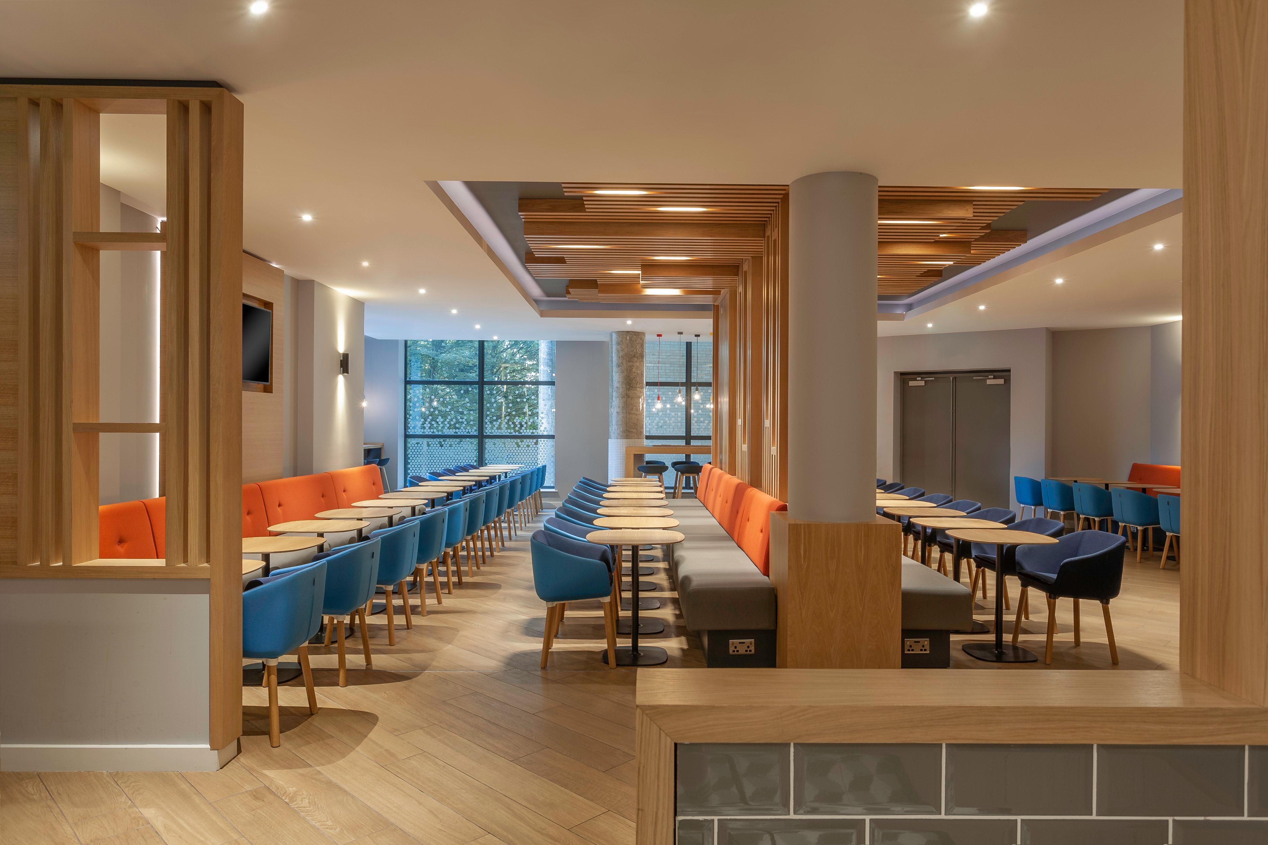 Holiday Inn Express Dublin-Airport By Ihg Сантрі Екстер'єр фото