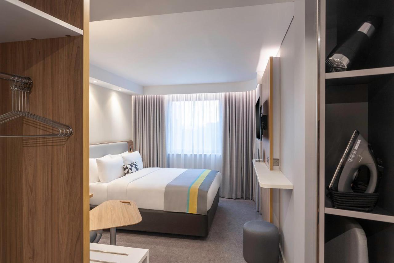 Holiday Inn Express Dublin-Airport By Ihg Сантрі Екстер'єр фото