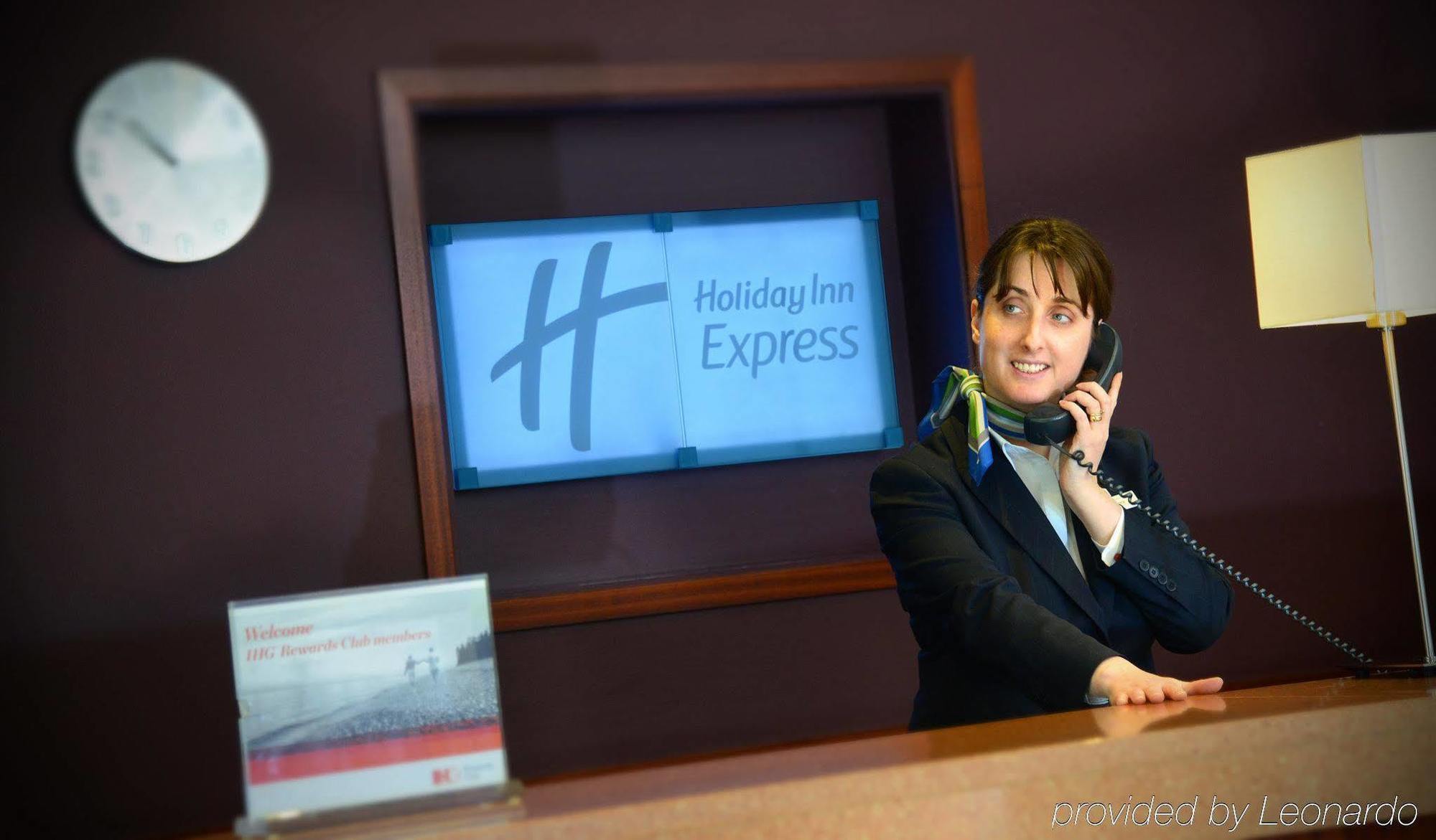 Holiday Inn Express Dublin-Airport By Ihg Сантрі Екстер'єр фото