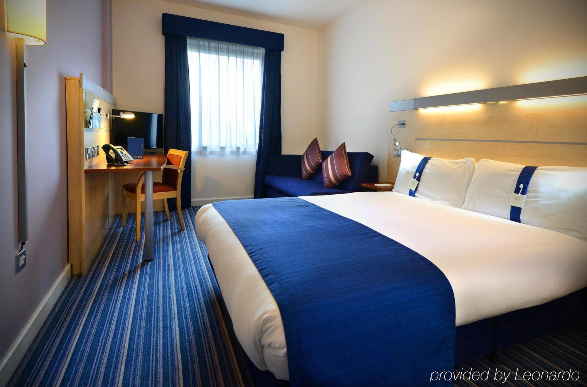 Holiday Inn Express Dublin-Airport By Ihg Сантрі Екстер'єр фото