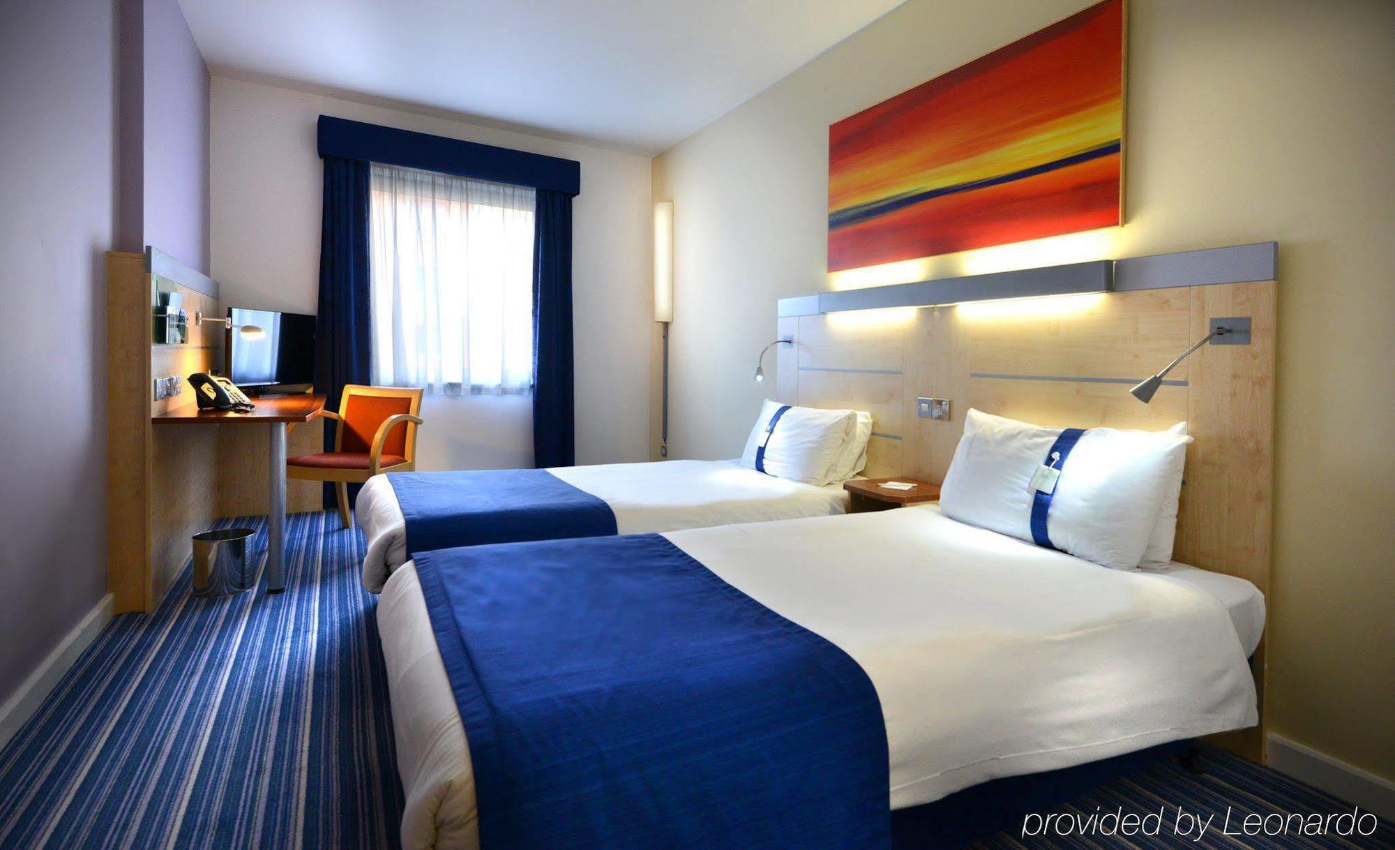 Holiday Inn Express Dublin-Airport By Ihg Сантрі Екстер'єр фото
