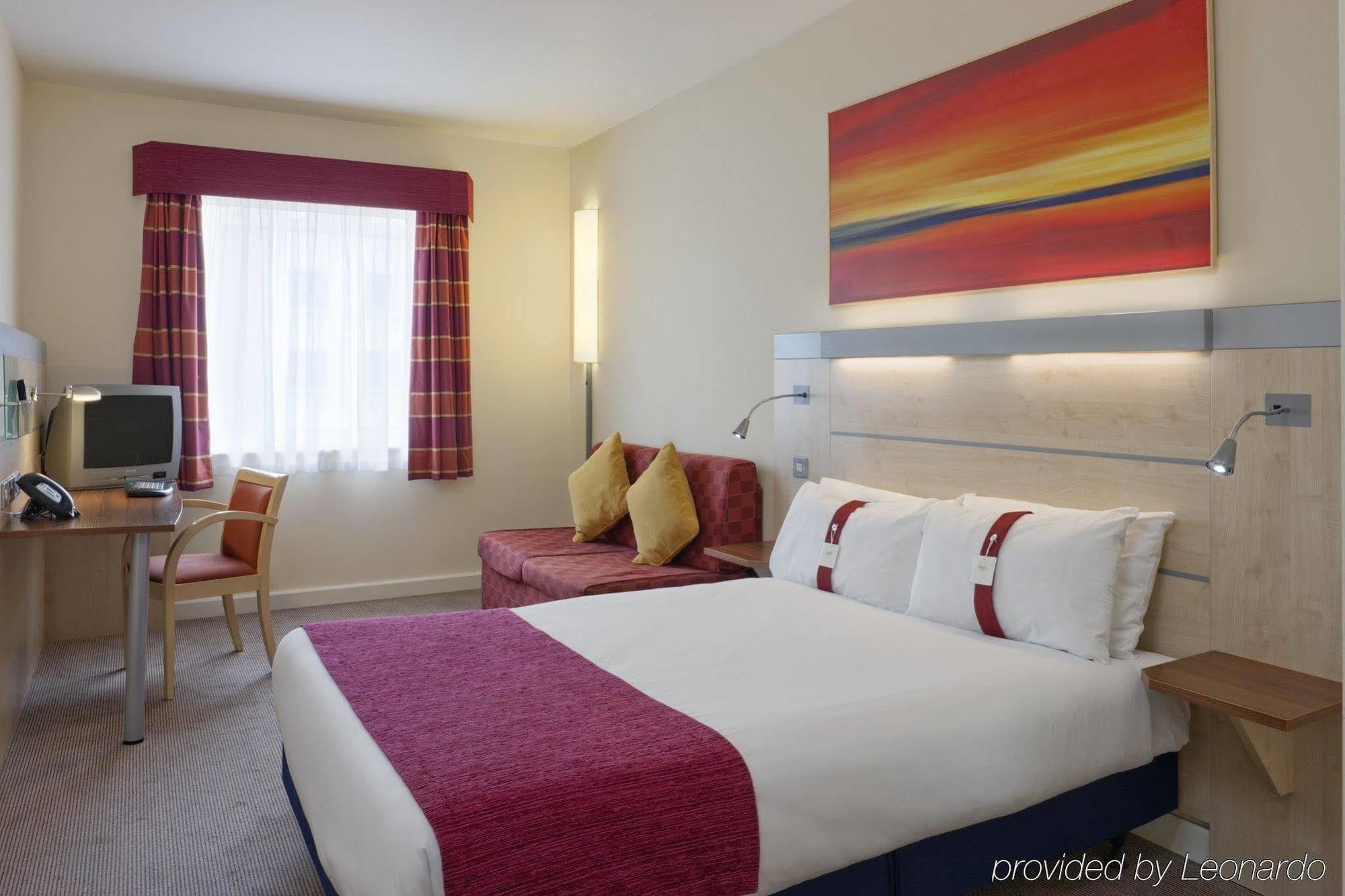 Holiday Inn Express Dublin-Airport By Ihg Сантрі Екстер'єр фото