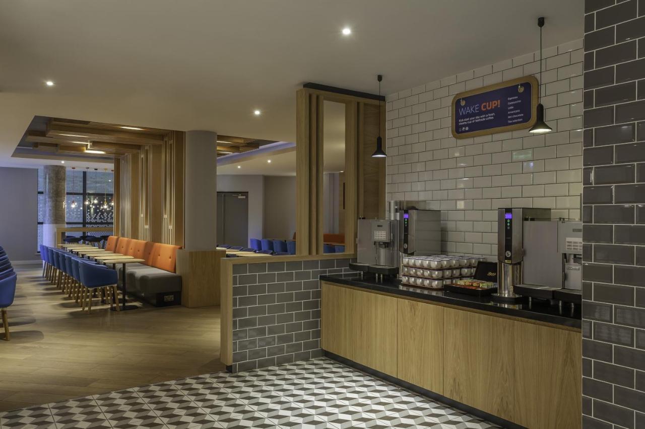 Holiday Inn Express Dublin-Airport By Ihg Сантрі Екстер'єр фото